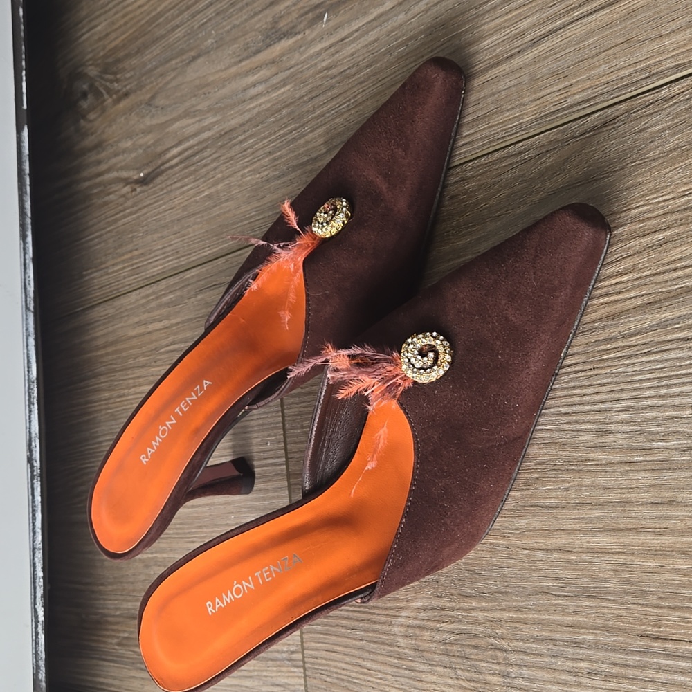 NWOT Vintage Ramon Tenza Aura Brown Suede Kitten Heels